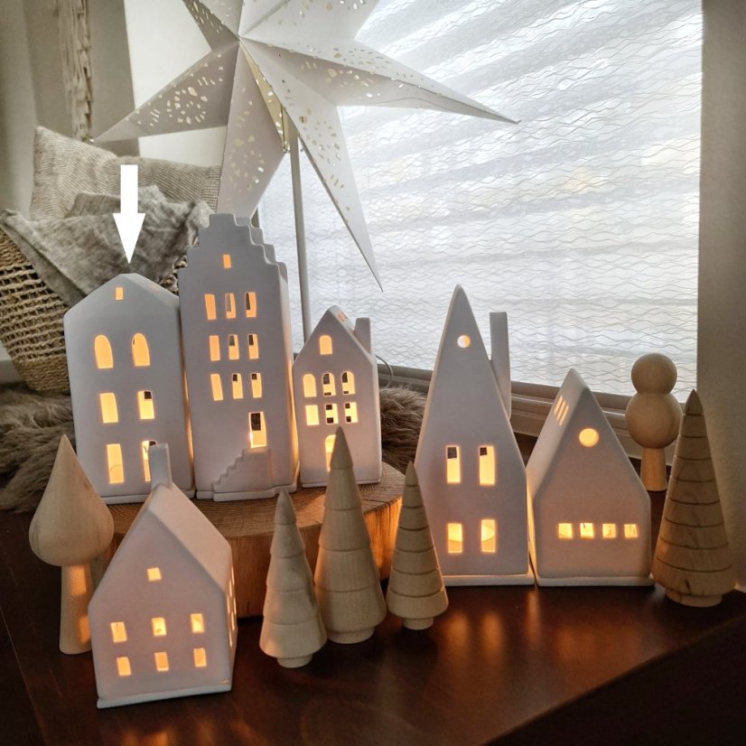 Porcelánový svícen domeček s valbovou střechou - matný