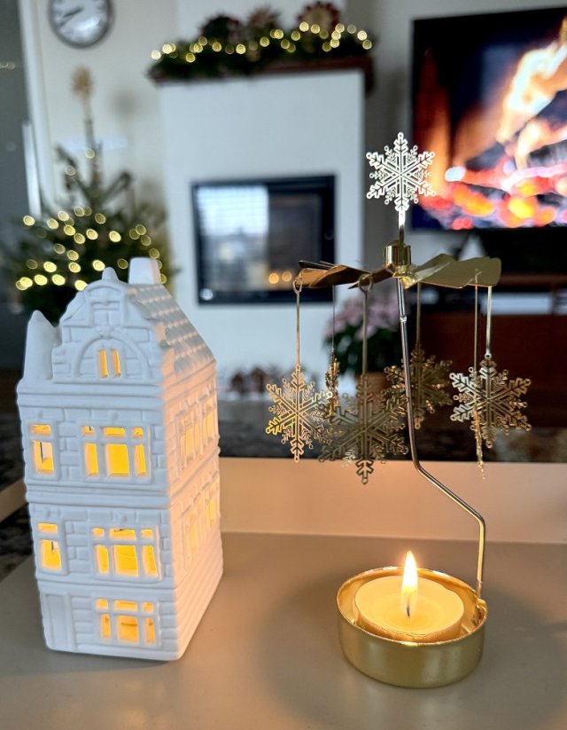 Švédský vánoční kolotoč na svíčku ,,SNOWFLAKE GOLD"