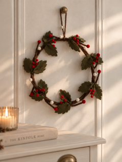 Věnec na zavěšení ,,HOLLY WREATH"