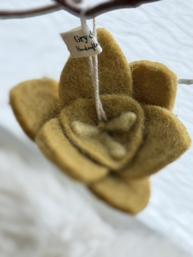 Plstěný narcis na zavěšení, výběr ze 3 typů - Barva: Žlutá