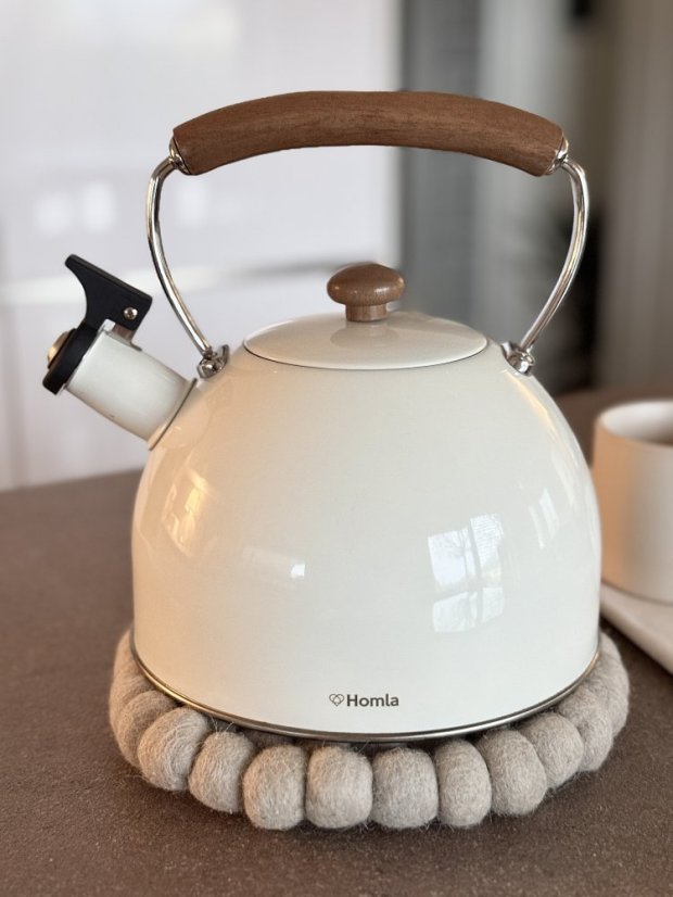 Konvice s dřevěným madlem, 2,25L