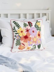 Bohatě vyšívaný povlak FLOWERS