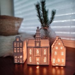 Porcelánový svícen domeček se ,,Kostel"
