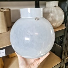 Skleněná váza ERNST 22 cm - MILK